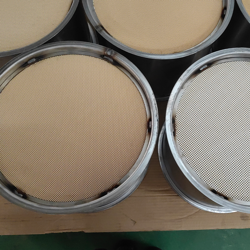 Pieza soldada de catalizador de tres vías (TWC)